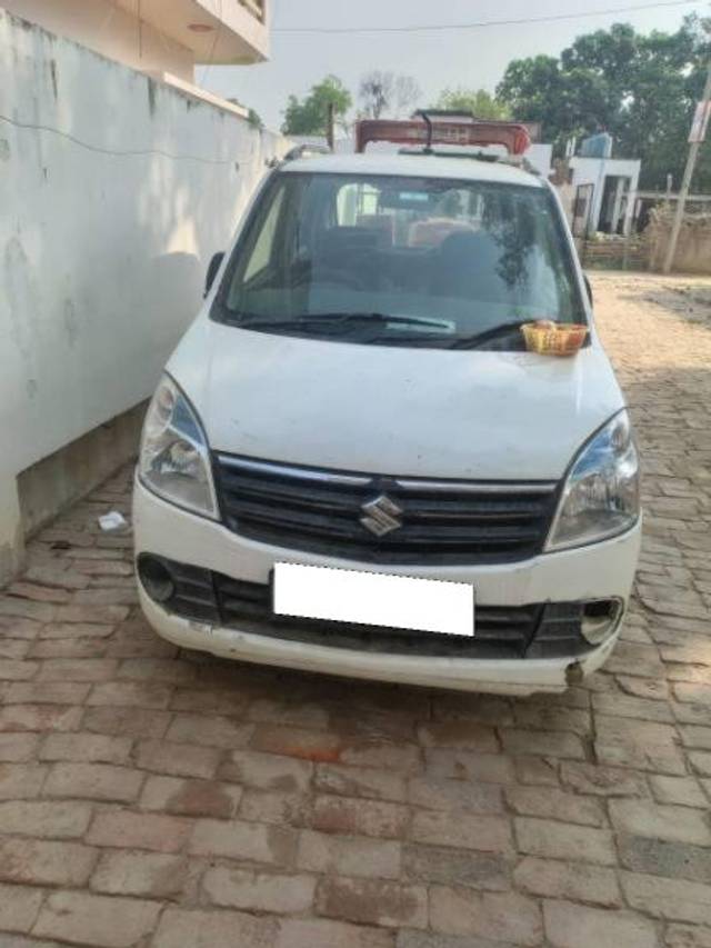 https://images10.gaadi.com/usedcar_image/4518962/original/processed_e46992c1-4da0-492f-95cf-3bac28ef7059.jpg?imwidth=6402