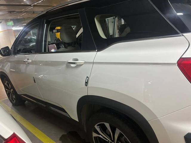 https://images10.gaadi.com/usedcar_image/4518970/original/processed_178da946-2c86-4ce9-b5ed-6ac08de37f0d.jpg?imwidth=6402