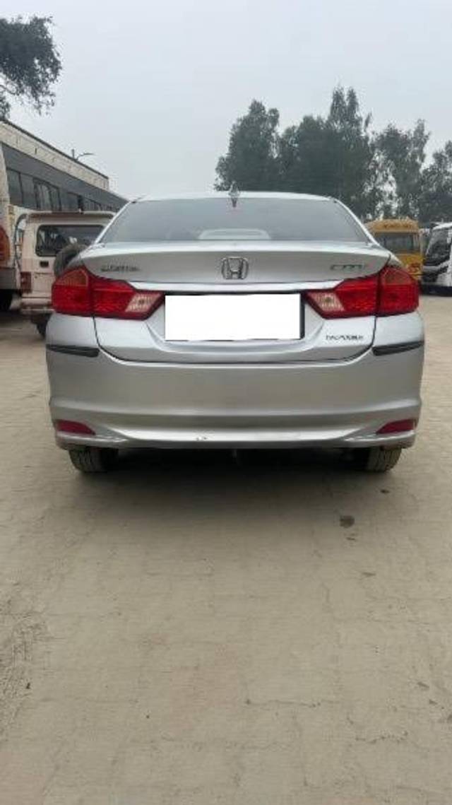 https://images10.gaadi.com/usedcar_image/4519007/original/processed_4eb02535-b8a8-4aac-abe1-e1a9c32a619c.jpeg?imwidth=6402