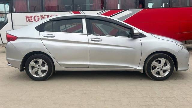 https://images10.gaadi.com/usedcar_image/4519007/original/processed_866dcfb1-b76b-4fc7-be54-caf4f4d538d2.jpeg?imwidth=6401