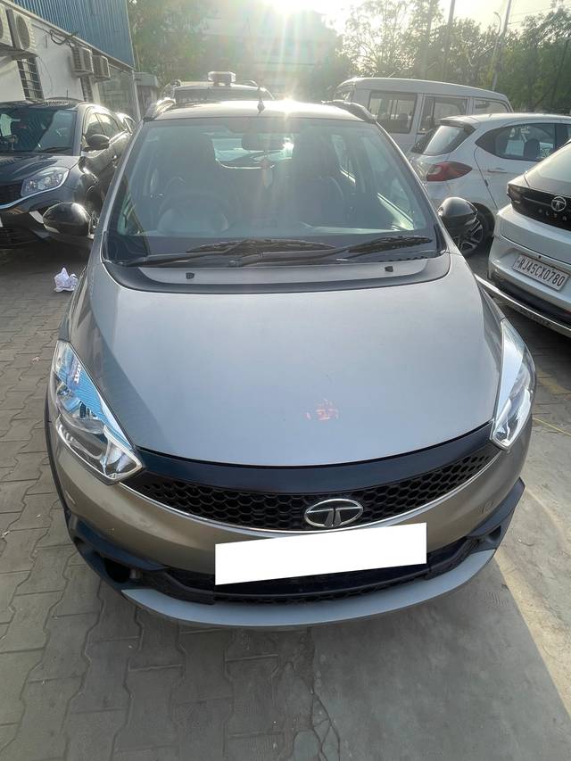 https://images10.gaadi.com/usedcar_image/4519026/original/processed_1b8d2256-d8ab-4c2d-bf47-9ec5de0e2d52.jpg?imwidth=6401