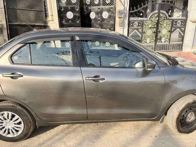 https://images10.gaadi.com/usedcar_image/4519066/original/processed_183e731b-56e8-415e-b164-c1716a59dd4e.jpeg?imwidth=6401