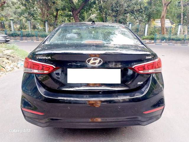 https://images10.gaadi.com/usedcar_image/4519068/original/processed_58acf321eb9fda8e81aaeef386e87a44.jpg?imwidth=6401