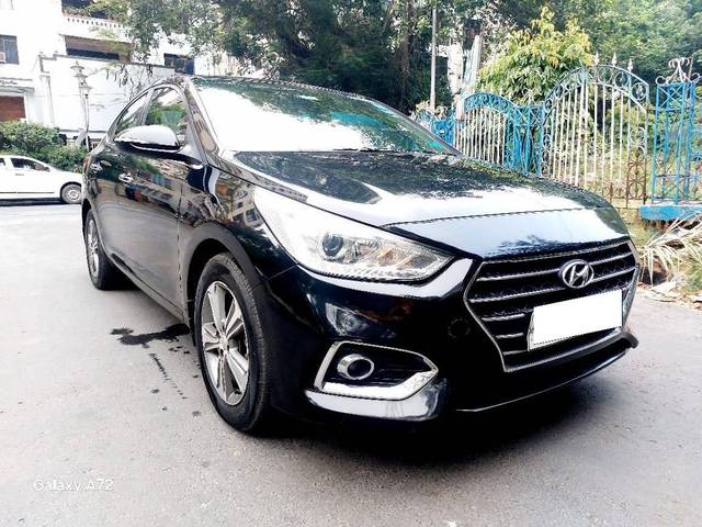 https://images10.gaadi.com/usedcar_image/4519068/original/processed_e7201b37be1cb57553615a18584c81c7.jpg?imwidth=6400