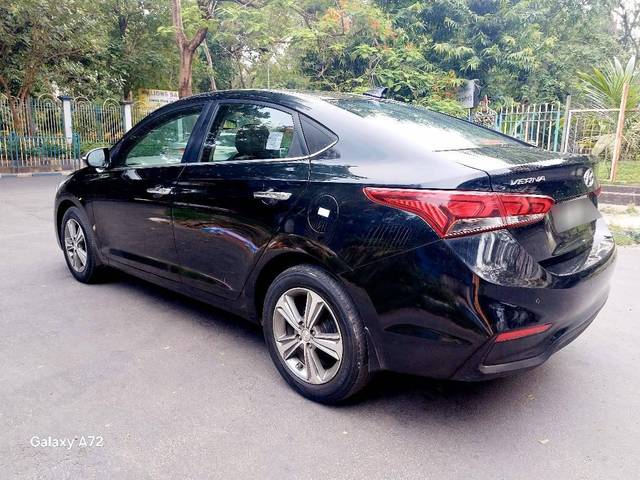 https://images10.gaadi.com/usedcar_image/4519068/original/processed_fadfd392c3bacea48f366db5d4e2e9e7.jpg?imwidth=6402