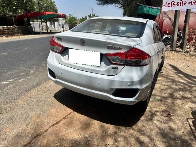 https://images10.gaadi.com/usedcar_image/4519071/original/processed_f495e18d-2651-4b7a-81b1-73229a223675.jpeg?imwidth=6400