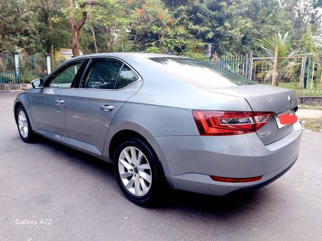 https://images10.gaadi.com/usedcar_image/4519074/original/processed_fca242ec2104721c4876a6658c8292ee.jpg?imwidth=6401
