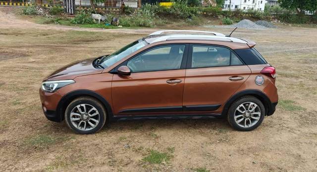 https://images10.gaadi.com/usedcar_image/4519080/original/processed_55db5383-297a-4aa2-935a-cd0d7472f1f4.jpg?imwidth=6401