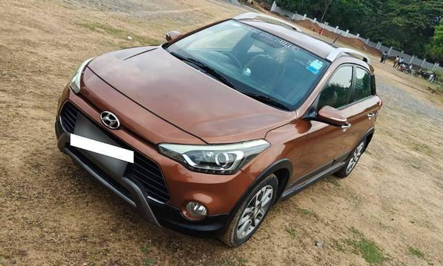 https://images10.gaadi.com/usedcar_image/4519080/original/processed_e138825f-de5f-470d-a1e0-a4d04337a3c1.jpg?imwidth=6402