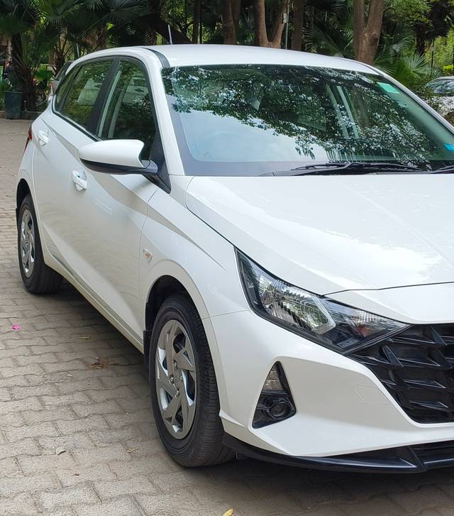 https://images10.gaadi.com/usedcar_image/4519124/original/e84513b546f39410214d42c49d7aca52.jpg?imwidth=6400