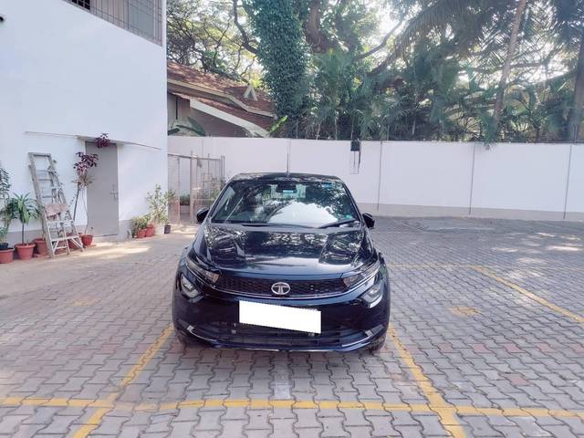 https://images10.gaadi.com/usedcar_image/4519129/original/processed_9787e863-58b9-4d53-8b07-9e75933022be.jpg?imwidth=6400