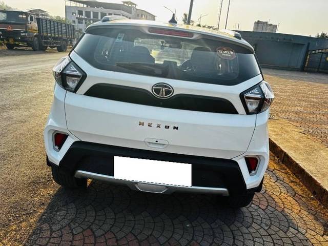 https://images10.gaadi.com/usedcar_image/4519139/original/processed_0ba22c32-7d1d-4bef-a55c-ff54bd07d5cf.jpeg?imwidth=6401