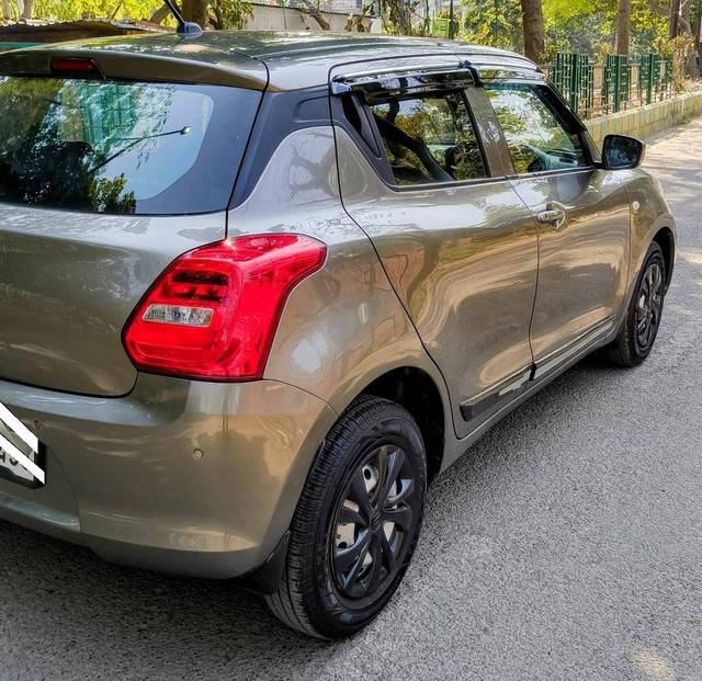 https://images10.gaadi.com/usedcar_image/4519141/original/processed_cb5e8088e9800a8f51f78533b5a91438.jpg?imwidth=6401