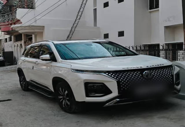 https://images10.gaadi.com/usedcar_image/4519174/original/08493ad9-e8c4-41dc-920f-f1ef40d8abeb.?imwidth=6401