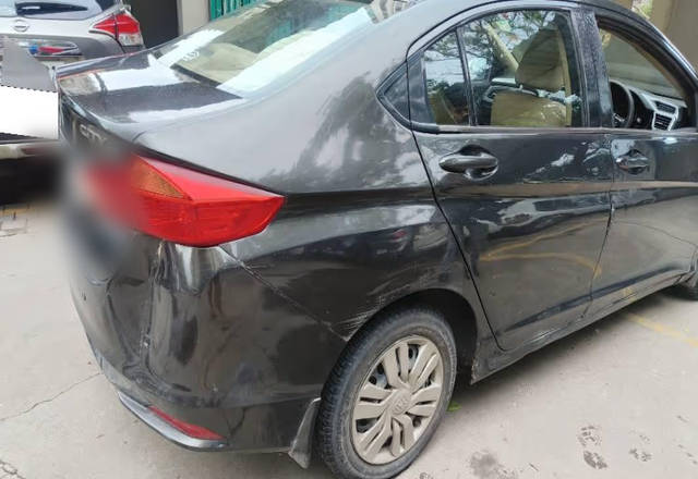https://images10.gaadi.com/usedcar_image/4519194/original/0e1a02db-24ae-4f9d-935a-fddc96308885.?imwidth=6401