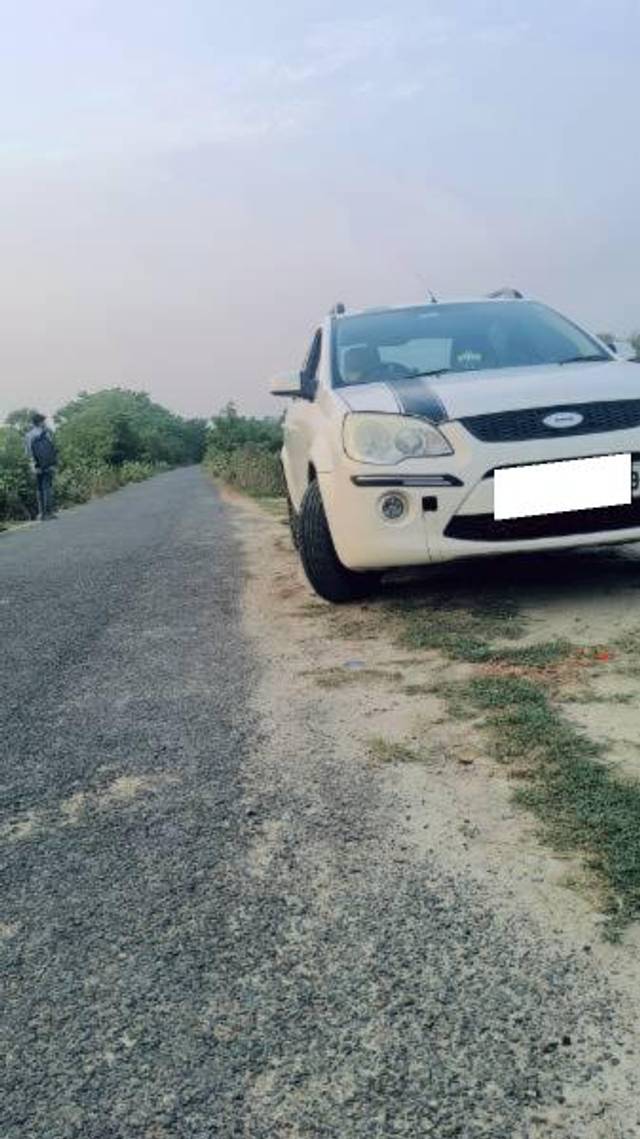 https://images10.gaadi.com/usedcar_image/4519200/original/processed_2d45a349-2f5b-4979-8def-c71367eba058.jpg?imwidth=6401