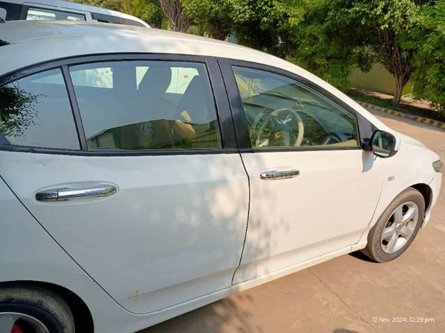 https://images10.gaadi.com/usedcar_image/4519255/original/processed_bf6f0575-8763-4b0d-8a31-260844a05a5b.jpg?imwidth=6401