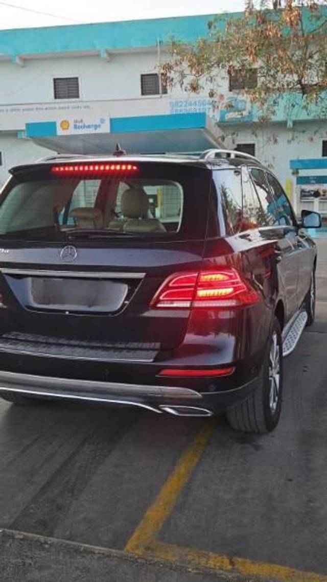 https://images10.gaadi.com/usedcar_image/4519284/original/processed_e058fe45-9fdf-4a42-a2a9-7457824d37ec.jpg?imwidth=6401
