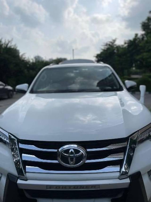 https://images10.gaadi.com/usedcar_image/4519290/original/processed_061fe8f3-a61e-4c1e-bad9-0586be274259.jpeg?imwidth=6400