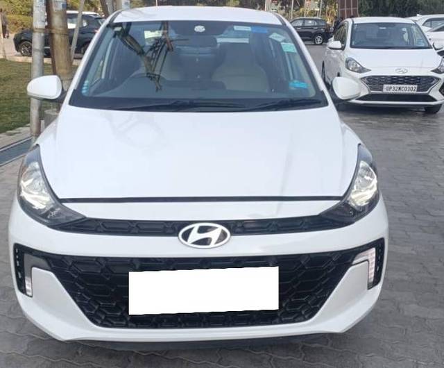 https://images10.gaadi.com/usedcar_image/4519292/original/processed_d2438ed2-9c46-4aa0-95a2-233052bed9c8.jpg?imwidth=6400