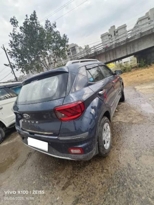 https://images10.gaadi.com/usedcar_image/4519304/original/processed_2e8d936e-870b-4498-934e-3b8f2a69eef0.jpg?imwidth=6401