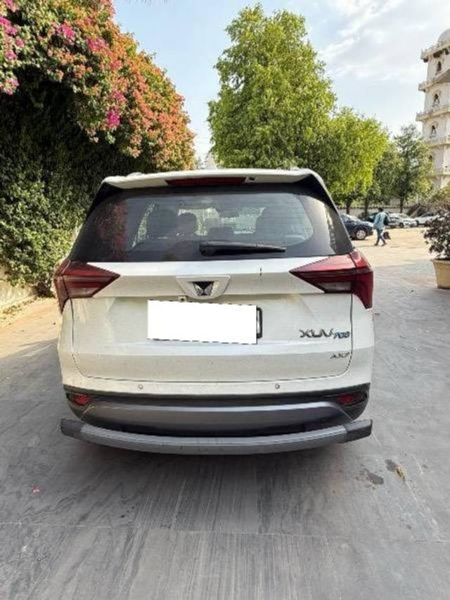 https://images10.gaadi.com/usedcar_image/4519306/original/processed_0c17e829-5ab7-4bc3-ad93-e3ee2e59208a.jpeg?imwidth=6402
