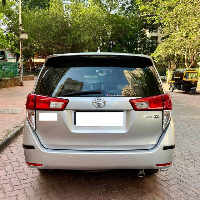 https://images10.gaadi.com/usedcar_image/4519308/original/processed_ffa4aa89965b369d86d2c8ffc780bf00.JPG?imwidth=6401