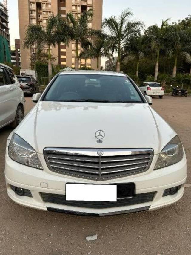 https://images10.gaadi.com/usedcar_image/4519328/original/processed_d8dd7ca4-1d6e-46af-aa49-5d4e96954846.jpeg?imwidth=6402