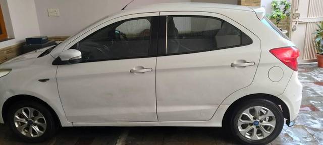 https://images10.gaadi.com/usedcar_image/4519344/original/processed_ab82a658-cfdc-4bfb-9549-b8a18d132dd2.jpg?imwidth=6402