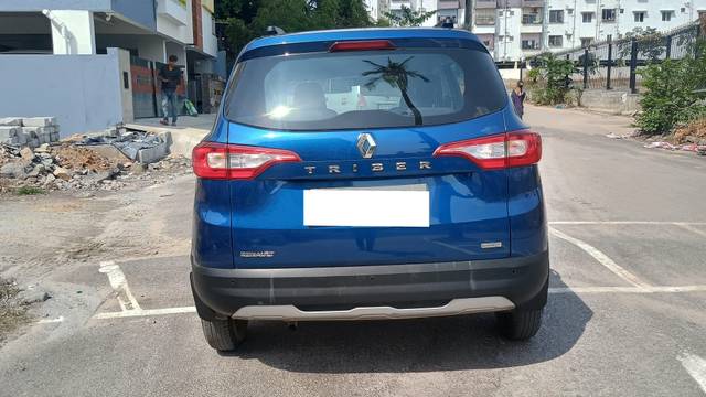 https://images10.gaadi.com/usedcar_image/4519363/original/processed_d72eb2d1fb93857babd50fee296bd819.jpg?imwidth=6402
