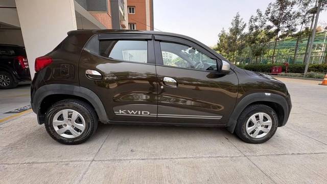 https://images10.gaadi.com/usedcar_image/4519364/original/processed_e839f8ea-2071-4b51-97e6-412b8d3eaa92.jpg?imwidth=6401