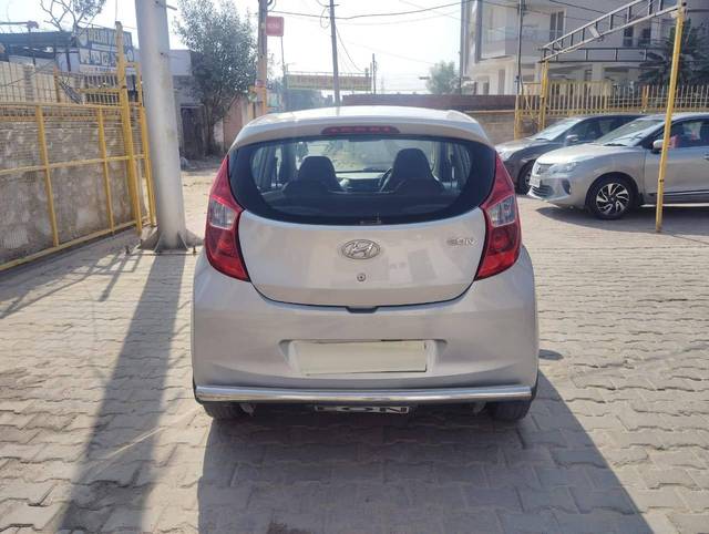 https://images10.gaadi.com/usedcar_image/4519375/original/processed_2739aa8344fbca95b78aae7bcaea5e42.jpg?imwidth=6401