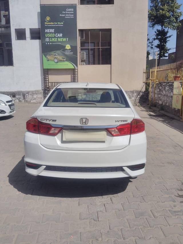 https://images10.gaadi.com/usedcar_image/4519377/original/processed_fde267f4153e9c59a2a9614153879f13.jpg?imwidth=6401