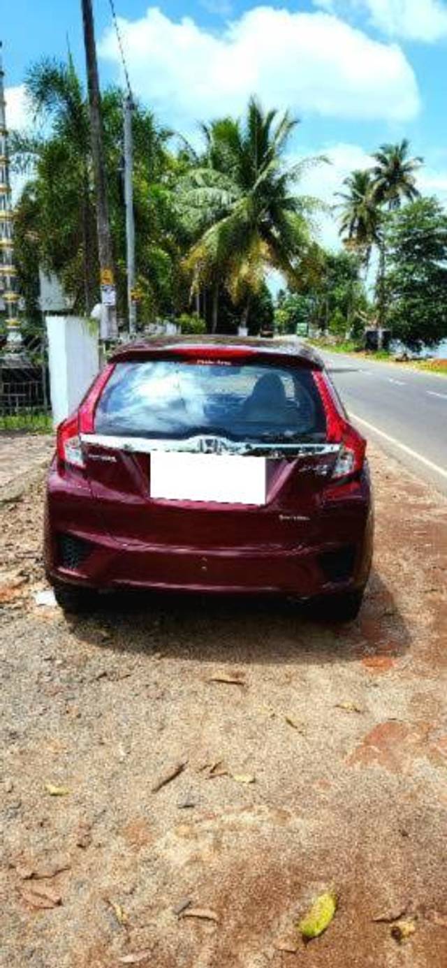https://images10.gaadi.com/usedcar_image/4519379/original/processed_a1105fbb-8113-4f03-b84b-7b8d5492afa4.jpg?imwidth=6401