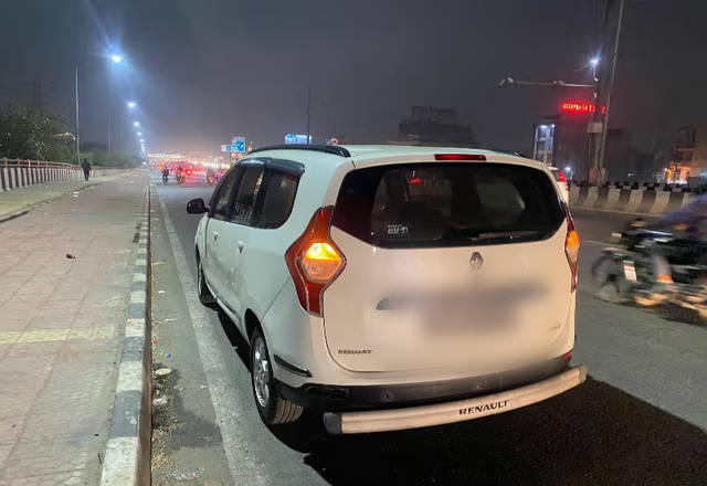 https://images10.gaadi.com/usedcar_image/4519432/original/151ceb01-16e1-4c36-ab18-e4548af38c92.?imwidth=6401