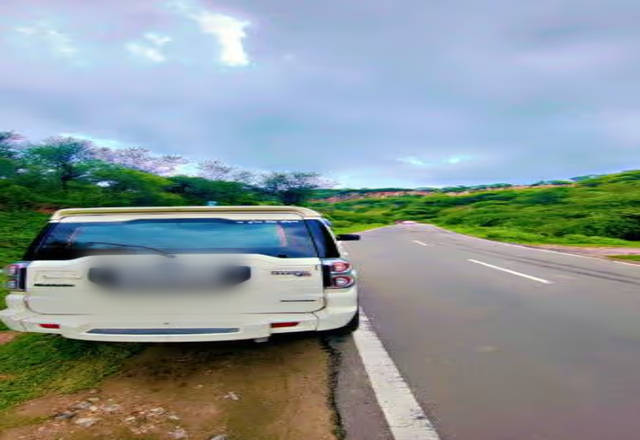 https://images10.gaadi.com/usedcar_image/4519444/original/47e4bd7c-1fda-40e4-bd0e-94c0b45404c2.?imwidth=6401