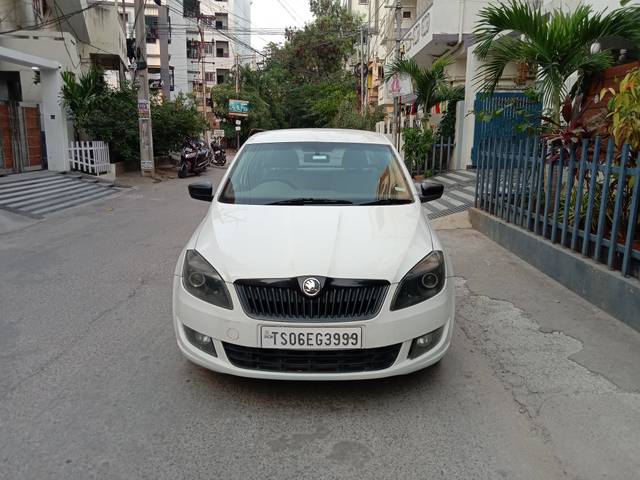 https://images10.gaadi.com/usedcar_image/4519461/original/116ff6701512370c48f09e14c6c207d5.jpg?imwidth=6401