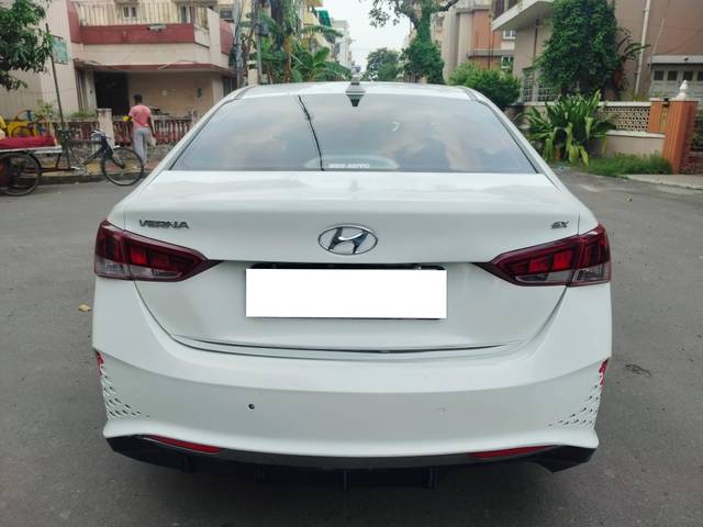 https://images10.gaadi.com/usedcar_image/4519463/original/processed_3028a8fd639c6710759ab8954550b7e1.jpg?imwidth=6402