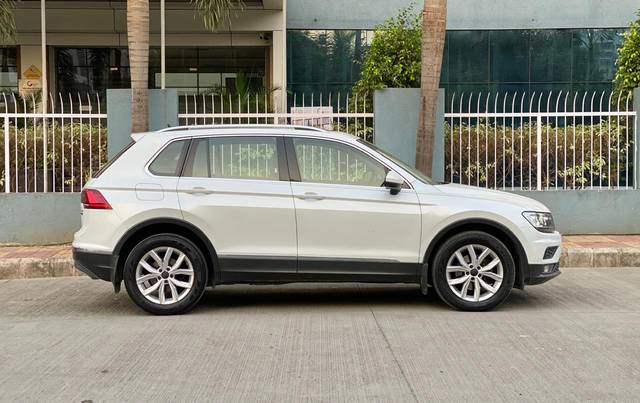 https://images10.gaadi.com/usedcar_image/4519468/original/f5bbc7708690576584b705e6313b0920.jpg?imwidth=6401