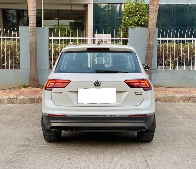 https://images10.gaadi.com/usedcar_image/4519468/original/processed_a069cecdd54326b04b1e335d65a678e7.jpg?imwidth=6402