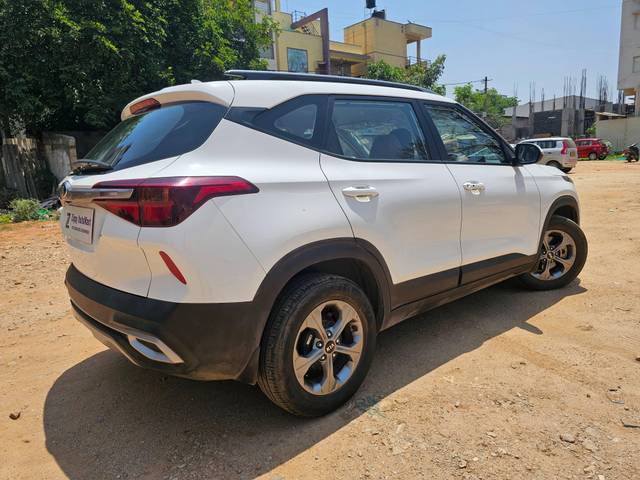 https://images10.gaadi.com/usedcar_image/4519470/original/processed_01d15212905ac13035a8fa9ec3a9c391.jpg?imwidth=6402