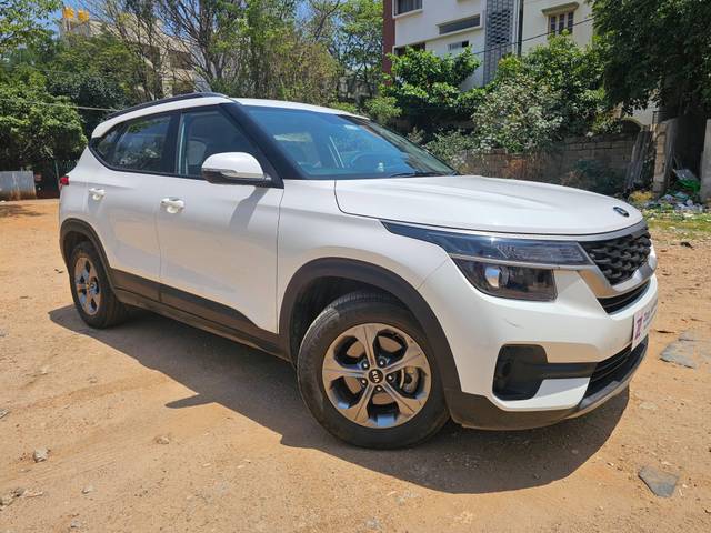 https://images10.gaadi.com/usedcar_image/4519470/original/processed_4a8696ee4a7e8db4cdc6f2f372a1bfcd.jpg?imwidth=6400