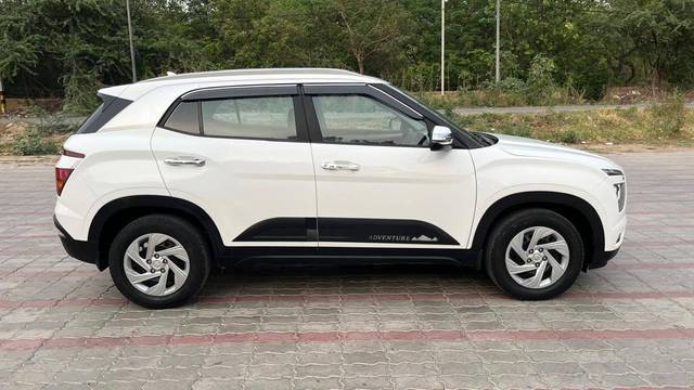 https://images10.gaadi.com/usedcar_image/4519478/original/processed_f77de377cb9892e549aeffc868f57487.jpg?imwidth=6401
