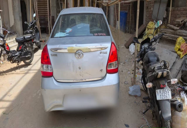 https://images10.gaadi.com/usedcar_image/4519480/original/06a96566-62a6-422c-a56b-ad23950fac5c.?imwidth=6402