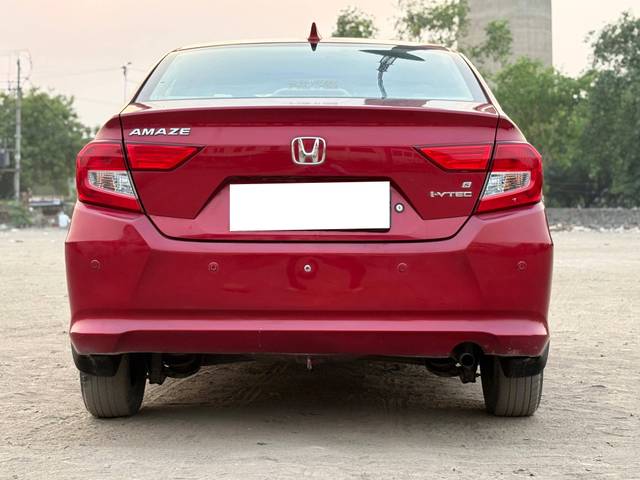 https://images10.gaadi.com/usedcar_image/4519482/original/processed_48073f5daec9f16a4e9409144e8bba44.jpg?imwidth=6402