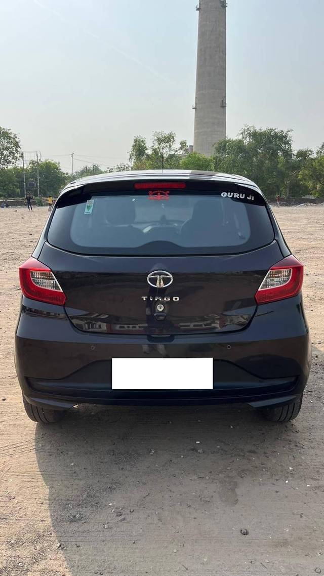 https://images10.gaadi.com/usedcar_image/4519487/original/processed_f0e410a7d1056f3a00d7225dbb45d007.jpg?imwidth=6402