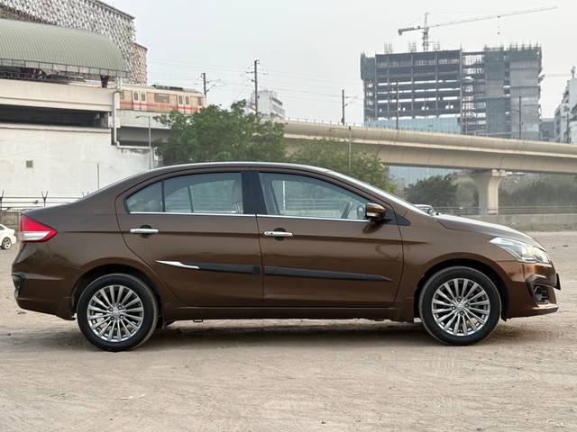 https://images10.gaadi.com/usedcar_image/4519496/original/1d8ed9faa52e0cea98caed1fbe33a986.jpg?imwidth=6401