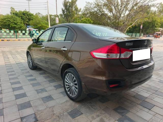 https://images10.gaadi.com/usedcar_image/4519501/original/processed_77b8daad0fb576b760438eab4194648f.jpg?imwidth=6402
