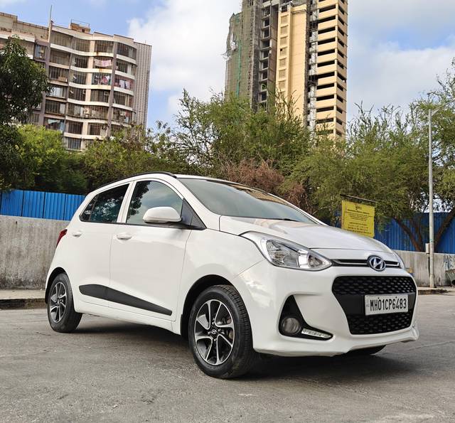 https://images10.gaadi.com/usedcar_image/4519504/original/processed_582c6146598eed0753784351486ae273.jpg?imwidth=6400