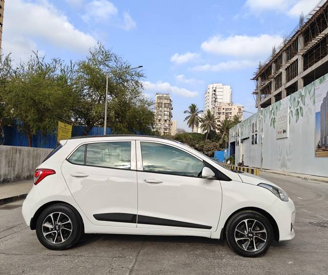 https://images10.gaadi.com/usedcar_image/4519504/original/processed_a65d0f6d56913fe6335523f25eff25d5.jpg?imwidth=6401